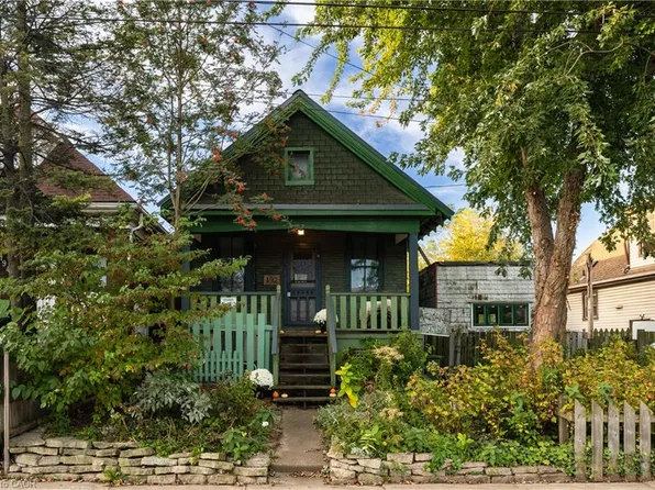 192 Grenfell St, Hamilton, ON L8H 3J4