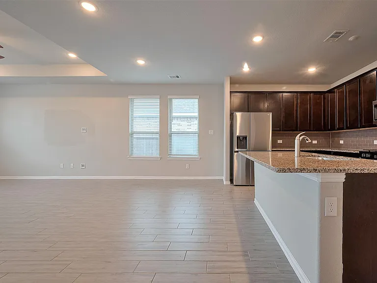 31415 Conover Dr — Photo 11