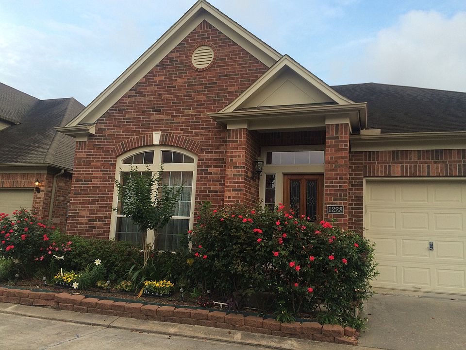 1st image of 128 Seamist Dr