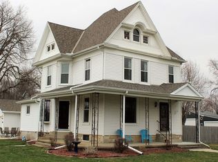 201 W 2nd St, Tampico, IL 61283
