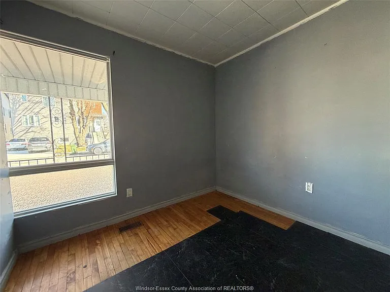 493 Josephine Ave — Photo 5