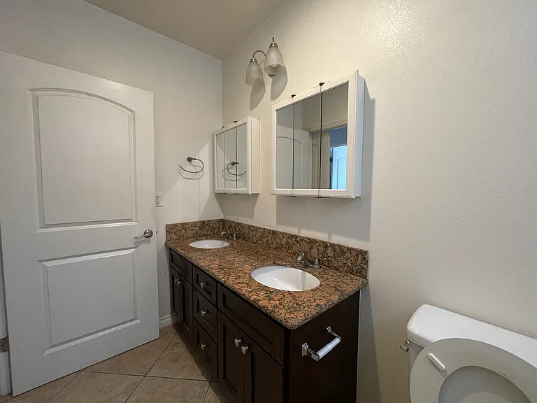 3435 S Catalina St #3 — Photo 17