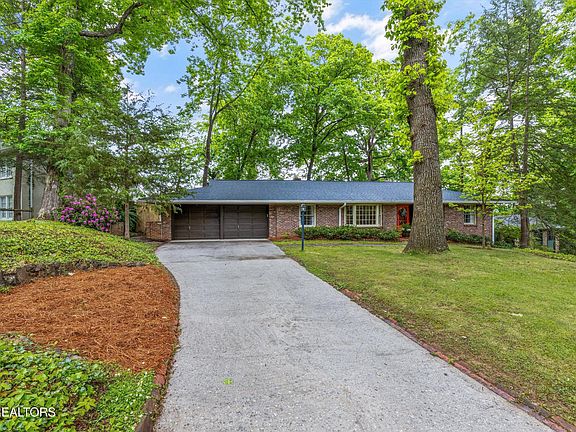 3rd image of 602 Forest Hills Blvd