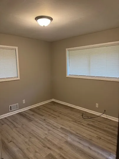 1275 E Washington Ave - A — Photo 2