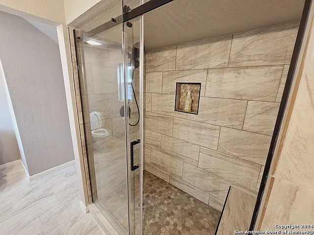 6700 Yellow Rose St — Photo 28