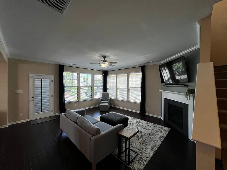 3251 Leighton Blvd — Photo 5