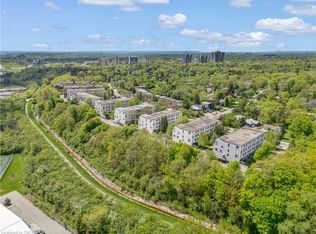 1050 Falgarwood Dr #121, Oakville, ON