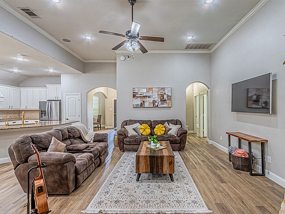 5th image of 1805 Stetson Way