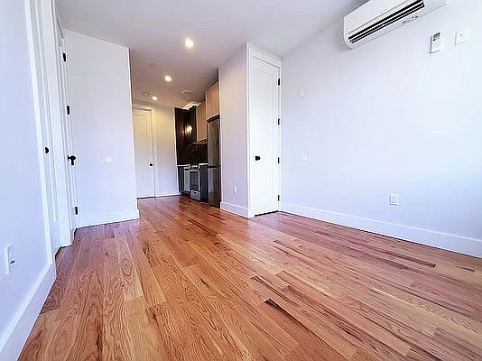 3rd image of 236 Quincy St #4F