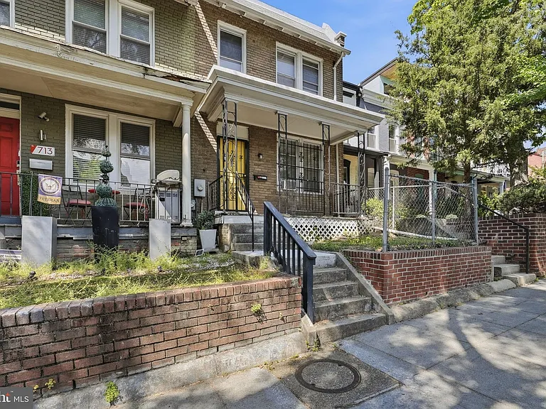 711 Harvard St NW — Photo 16