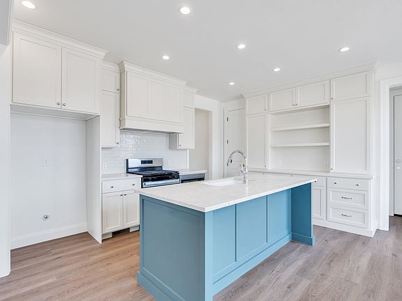 4th image of 5644 W Hawthorn Ln #12