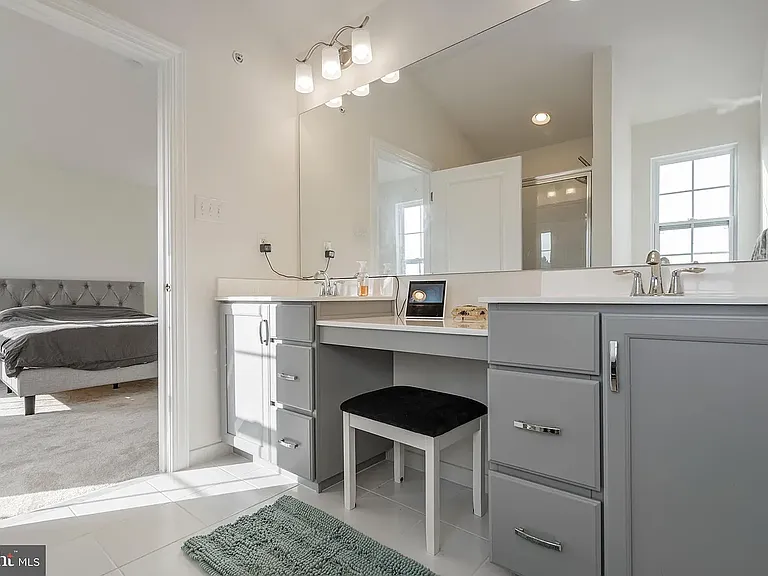 350 Flintrock Ct — Photo 23