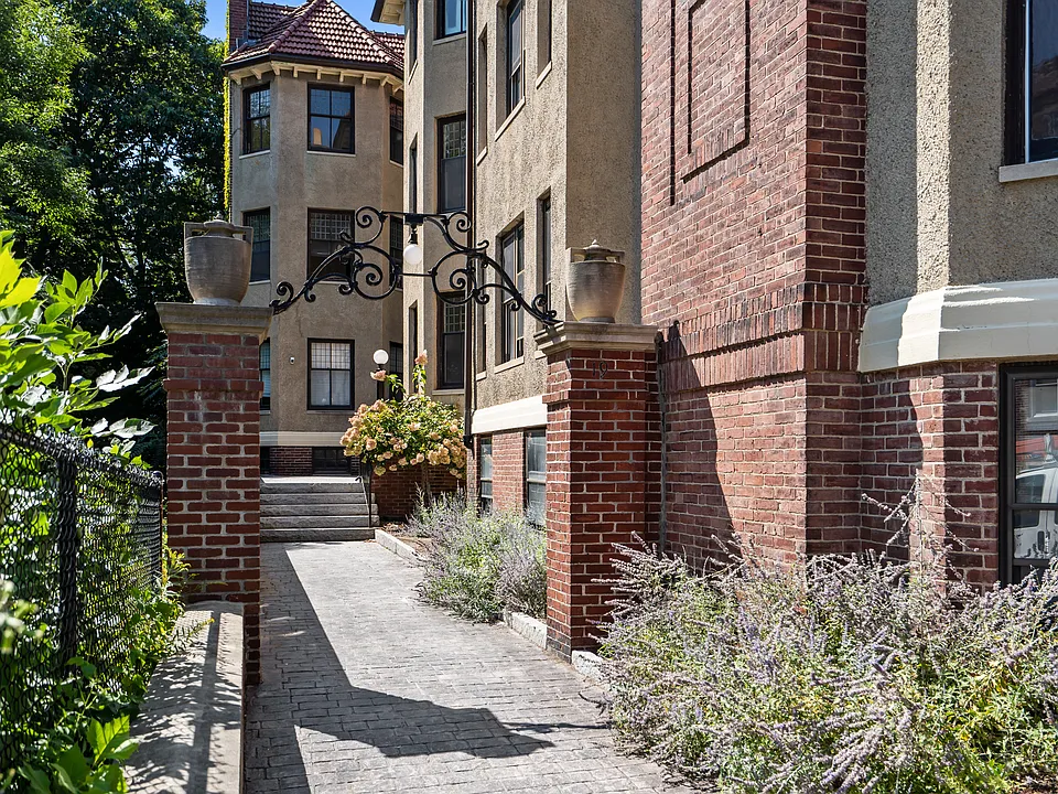 19 Agassiz Street