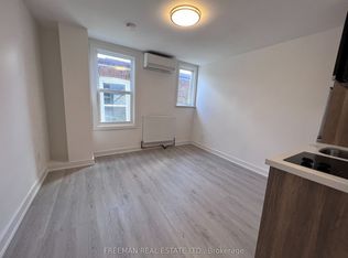 15 Thorburn Ave #204, Toronto, ON M6K 1C4