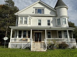 566 River Rd, Schodack Landing, NY 12156