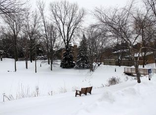 20 Windsor Ln, NEW BRIGHTON, MN 55112