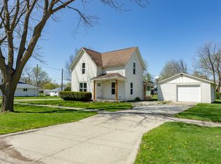 155 NW 2nd St, Earlham, IA 50072