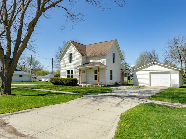 155 NW 2nd St, Earlham, IA 50072