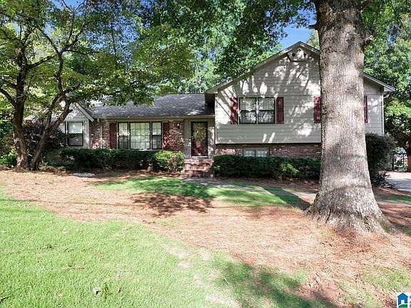3rd image of 484 Paige Dr