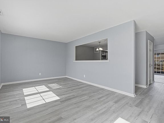 5th image of 311 Clay St