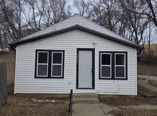 3515 Athlone Ave, Sioux City, IA 51105