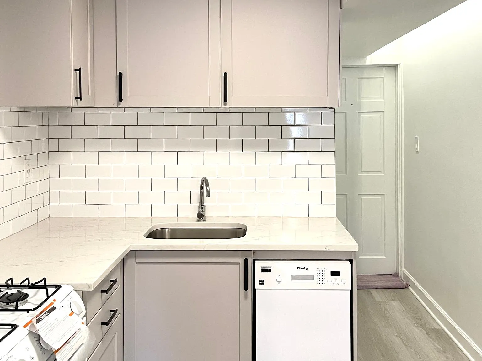 3412 N Avers Ave — Photo 3