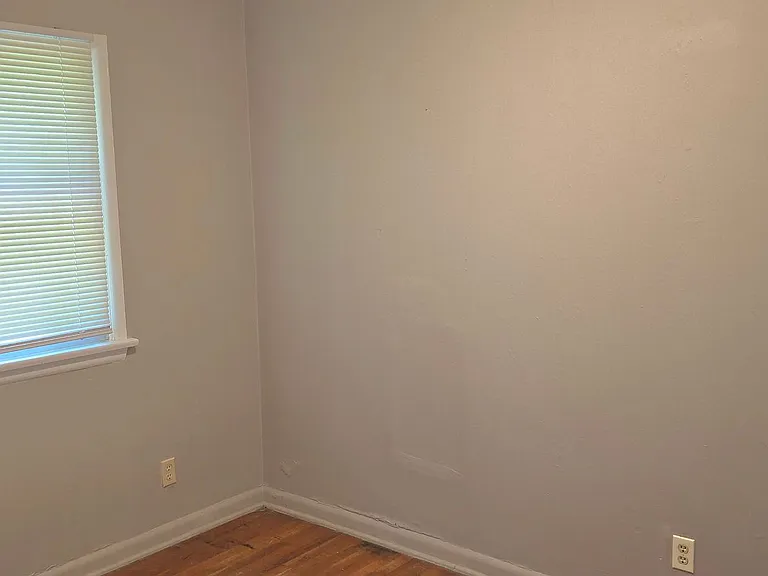 1413 E Pacific St — Photo 5