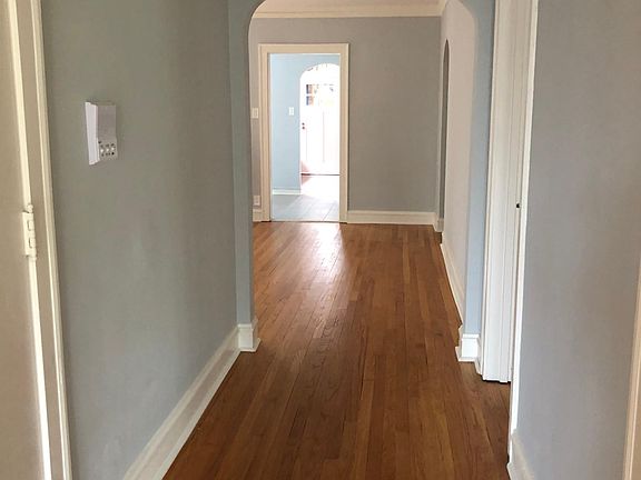 3rd image of 6433 N Washtenaw Ave #2
