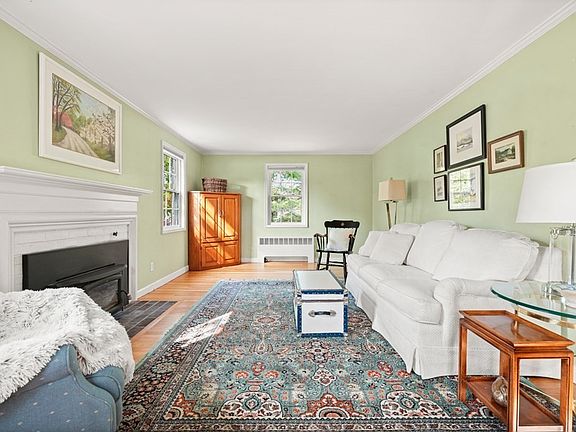 2nd image of 114 Cliff Rd