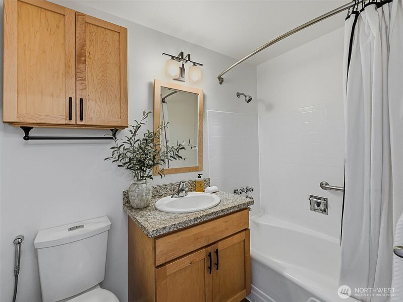 5th image of 8701 35th Avenue NE Apt 4