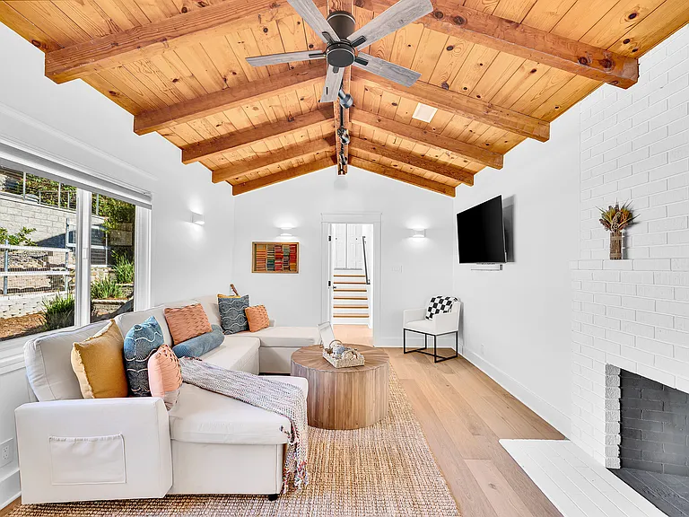 1948 Sunset Dr — Photo 36