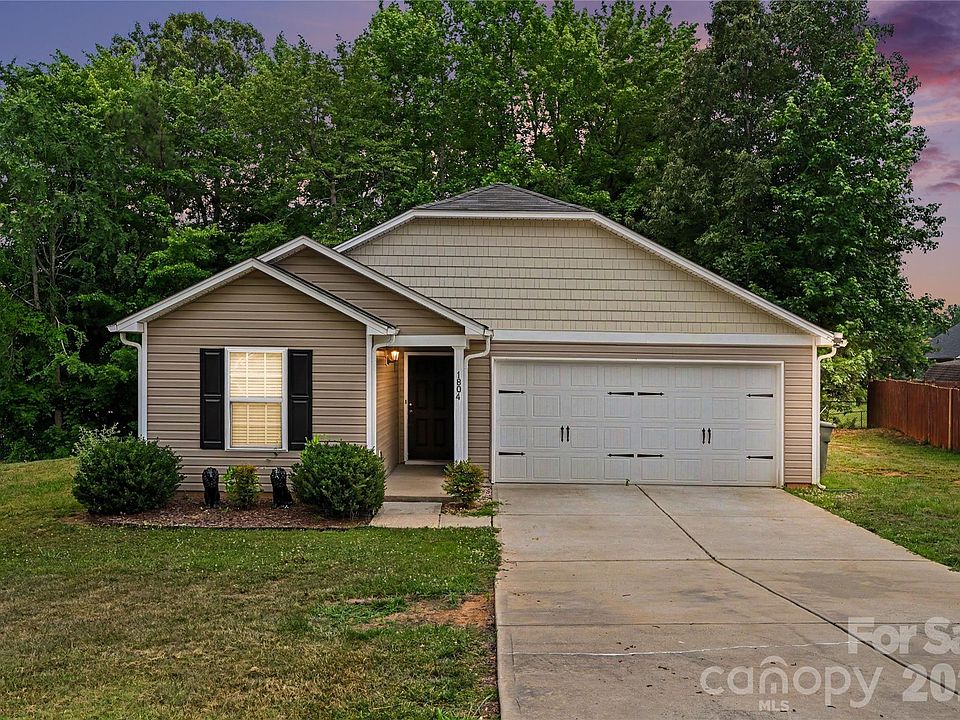 1st image of 1804 Woodbridge Dr