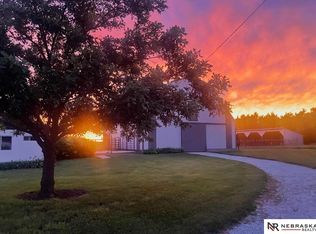 10277 SW 29th Rd, Pickrell, NE 68422