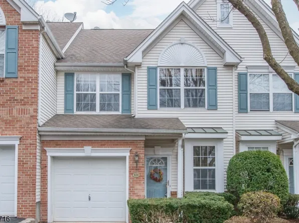 124 Stratford Dr, Nutley, NJ 07110