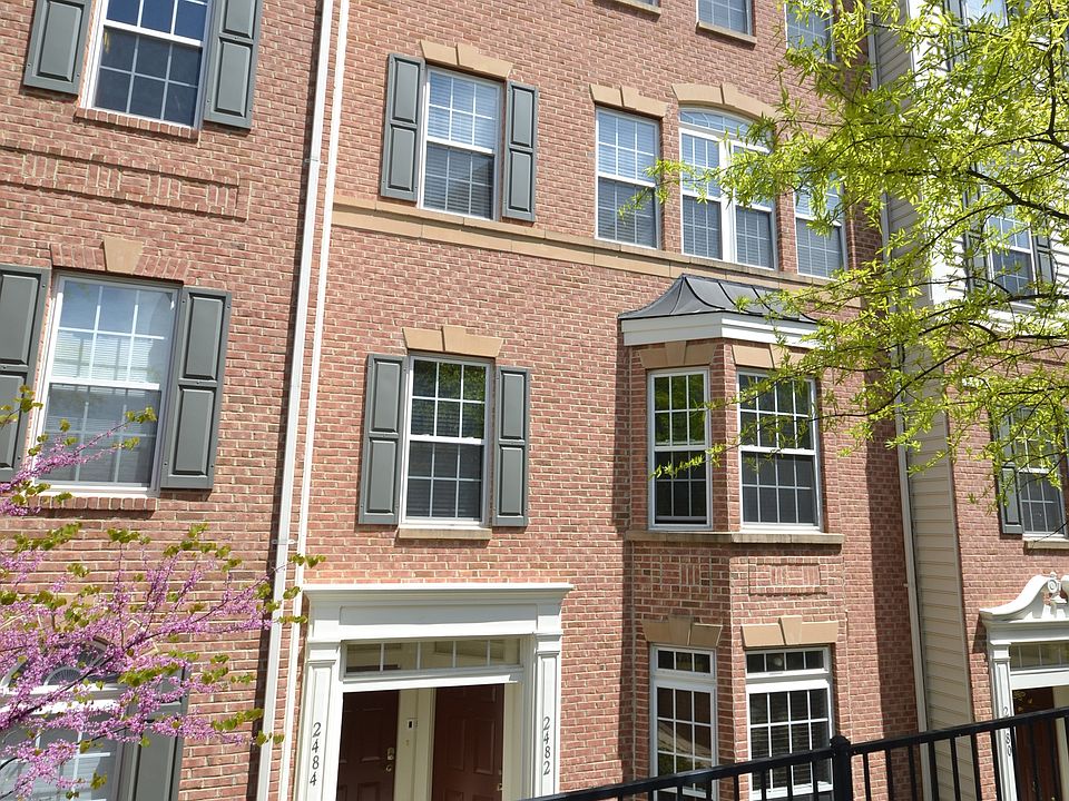 1st image of 2484 Eastbourne Dr #315