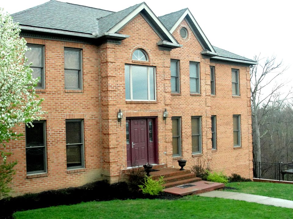 1st image of 418 Woodbridge Dr