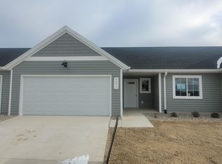 4271 Highpoint Dr #113, Wayland, MI 49348