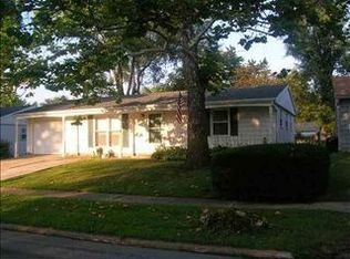 1231 Mount Vernon Dr, Bloomington, IL