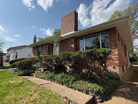 2nd image of 1053 Chelsea Ave