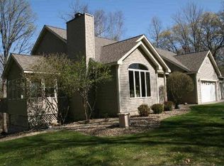 284 Arbor Hills Dr, Houlton, WI 54082