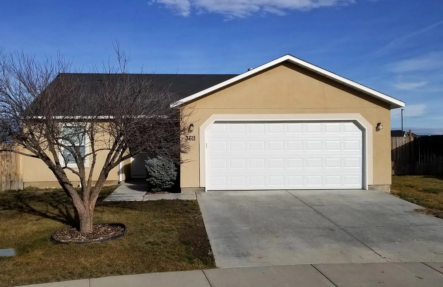 3 bed, 1400 sqft, $1,700 — Photo 1