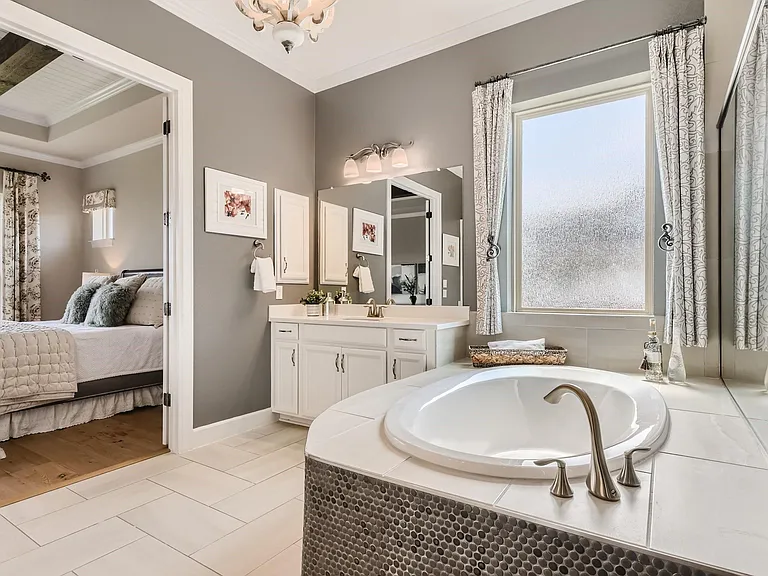 240 Townes Ct — Photo 12