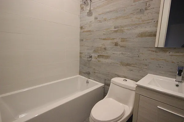 Rented by Nooklyn NYC LLC | media 17