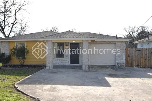 208 Ennis St Photo 1