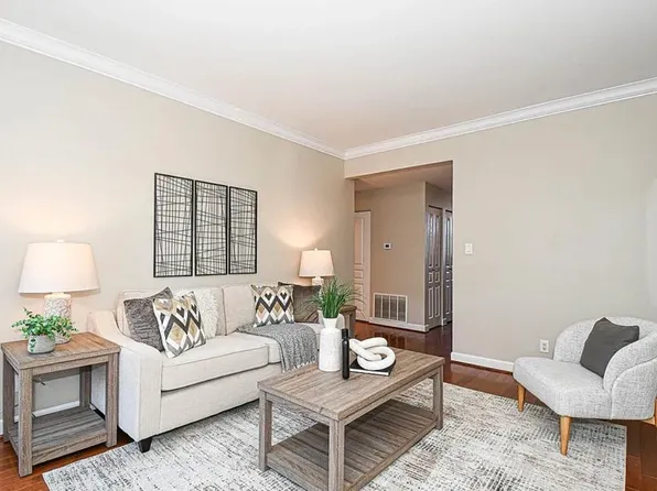 615 Clara Ave APT 14, Saint Louis, MO 63112