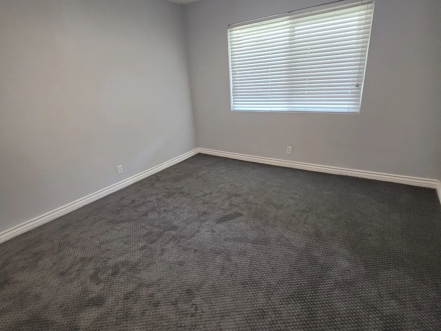 2 bed, 1050 sqft, $2,200 — Photo 3