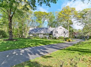 62 Round Hill Dr, Fairfield, CT 06824