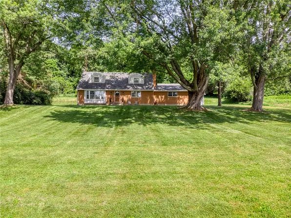 2145 Hilltop Rd, Xenia, OH 45385