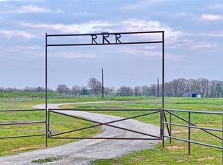 1041 Roth Rd, Bowie, TX 76230