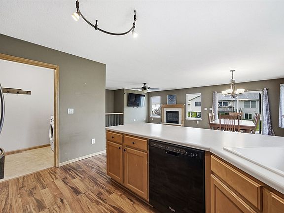5th image of 5400 Prairie Ridge Ave
